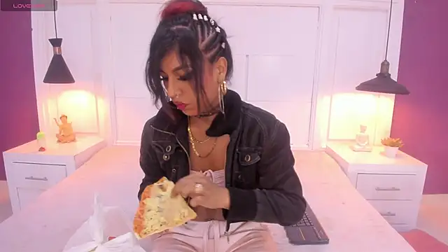 SilvanaCapelli online show from March 5, 11:38 pm