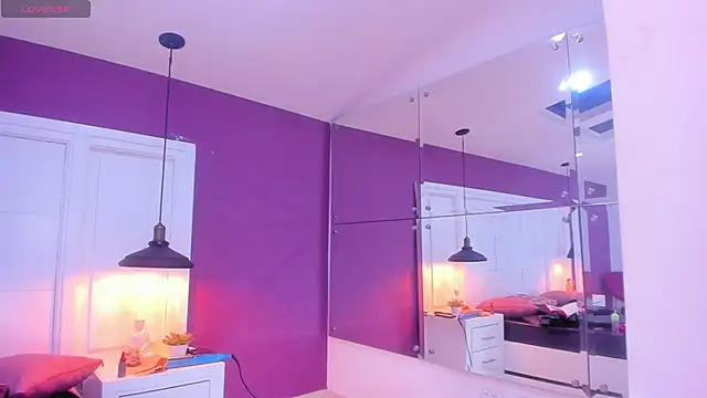 SilvanaCapelli online show from March 9, 5:11 am