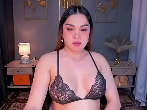 Snapshot of MaxeneCullens chatting on January 19, 4:22 am MaxeneCullens online show from January 19, 4:22 am