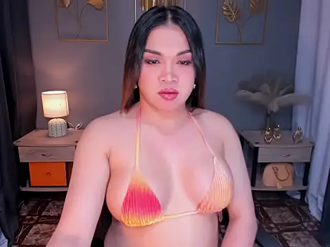 Snapshot of MaxeneCullens chatting on February 18, 3:53 am MaxeneCullens online show from February 18, 3:53 am