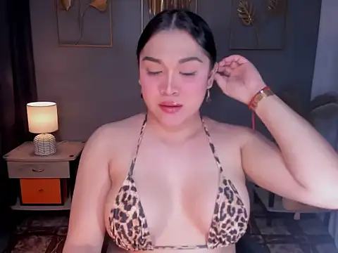 Snapshot of MaxeneCullens chatting on October 14, 2:56 am MaxeneCullens online show from October 14, 2:56 am