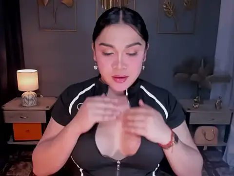 Snapshot of MaxeneCullens chatting on October 20, 2:45 am MaxeneCullens online show from October 20, 2:45 am