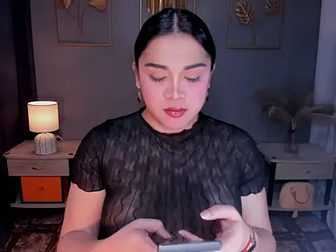 Snapshot of MaxeneCullens chatting on November 12, 3:29 am MaxeneCullens online show from November 12, 3:29 am