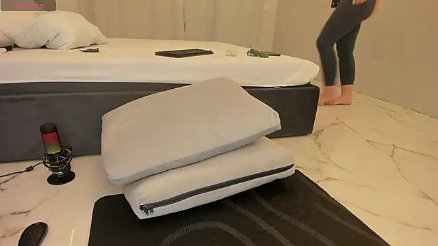 Snapshot of Devil_Minds chatting on January 20, 2:36 pm Devil Minds online show from January 20, 2:36 pm