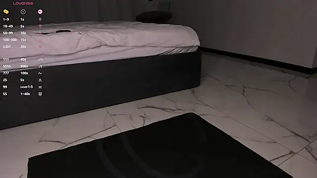 Snapshot of Devil_Minds chatting on September 18, 12:01 am Devil Minds online show from September 18, 12:01 am