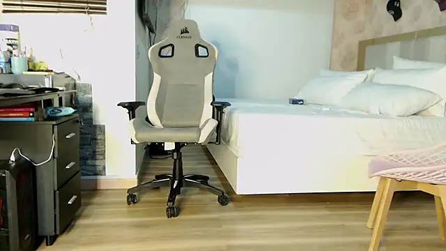 stefializon online show from September 21, 2:57 am