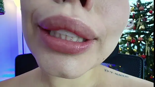 Snapshot of lisbet21x chatting on December 10, 6:17 pm lisbet21x online show from December 10, 6:17 pm