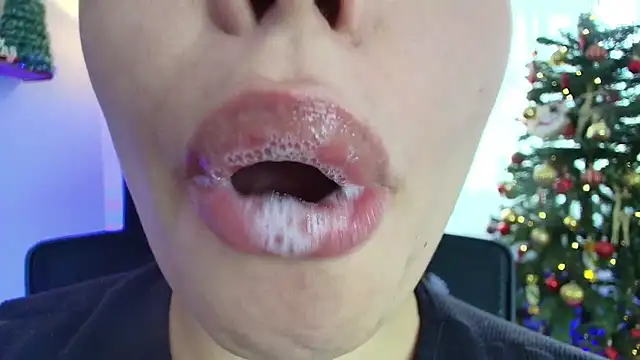 Snapshot of lisbet21x chatting on December 19, 6:45 pm lisbet21x online show from December 19, 6:45 pm