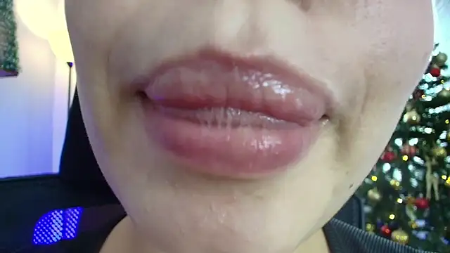 Snapshot of lisbet21x chatting on December 20, 7:28 pm lisbet21x online show from December 20, 7:28 pm