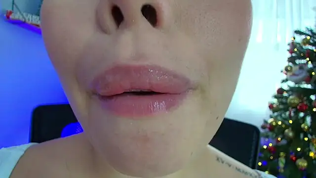 Snapshot of lisbet21x chatting on December 22, 7:52 pm lisbet21x online show from December 22, 7:52 pm