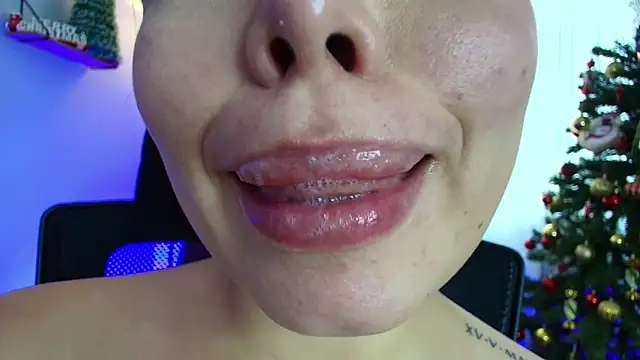 Snapshot of lisbet21x chatting on December 28, 7:11 pm lisbet21x online show from December 28, 7:11 pm