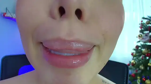 Snapshot of lisbet21x chatting on December 30, 7:00 pm lisbet21x online show from December 30, 7:00 pm