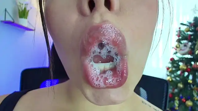 Snapshot of lisbet21x chatting on January 9, 6:36 pm lisbet21x online show from January 9, 6:36 pm