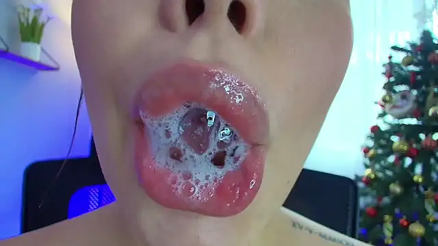 Snapshot of lisbet21x chatting on January 10, 6:49 pm lisbet21x online show from January 10, 6:49 pm