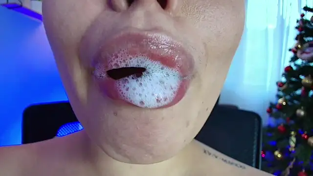 Snapshot of lisbet21x chatting on January 11, 10:18 pm lisbet21x online show from January 11, 10:18 pm