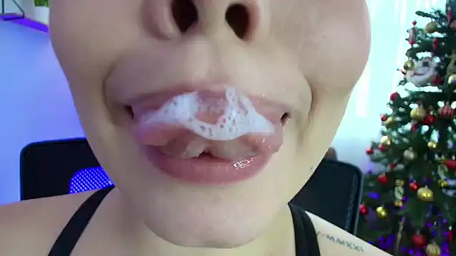 Snapshot of lisbet21x chatting on January 14, 7:00 pm lisbet21x online show from January 14, 7:00 pm