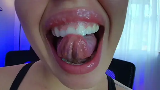 Snapshot of lisbet21x chatting on January 23, 6:56 pm lisbet21x online show from January 23, 6:56 pm