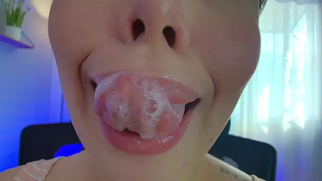 Snapshot of lisbet21x chatting on February 6, 2:37 pm lisbet21x online show from February 6, 2:37 pm