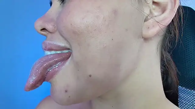 Snapshot of lisbet21x chatting on February 6, 10:00 pm lisbet21x online show from February 6, 10:00 pm