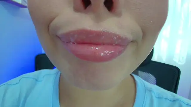 Snapshot of lisbet21x chatting on February 10, 2:05 pm lisbet21x online show from February 10, 2:05 pm