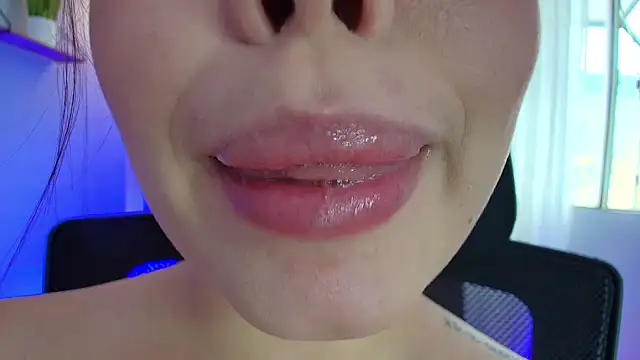 Snapshot of lisbet21x chatting on February 10, 7:17 pm lisbet21x online show from February 10, 7:17 pm