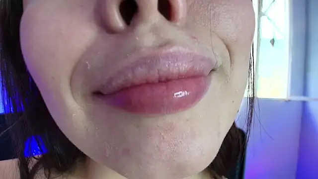 Snapshot of lisbet21x chatting on February 10, 10:19 pm lisbet21x online show from February 10, 10:19 pm