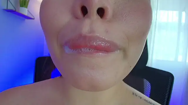 Snapshot of lisbet21x chatting on February 13, 7:10 pm lisbet21x online show from February 13, 7:10 pm