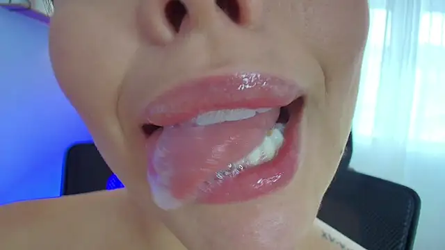 Snapshot of lisbet21x chatting on February 20, 8:25 pm lisbet21x online show from February 20, 8:25 pm