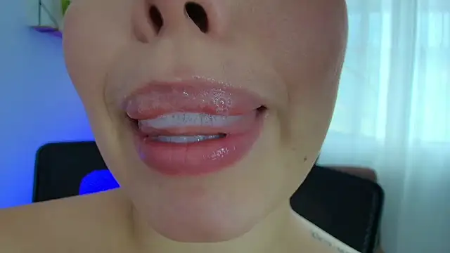 Snapshot of lisbet21x chatting on February 24, 6:58 pm lisbet21x online show from February 24, 6:58 pm