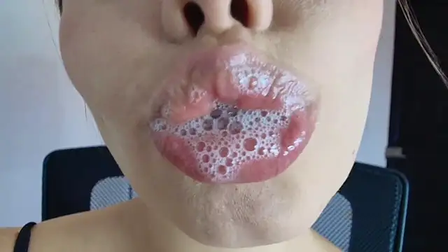 Snapshot of lisbet21x chatting on September 11, 9:37 pm lisbet21x online show from September 11, 9:37 pm