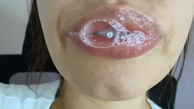 Snapshot of lisbet21x chatting on September 19, 10:10 pm lisbet21x online show from September 19, 10:10 pm