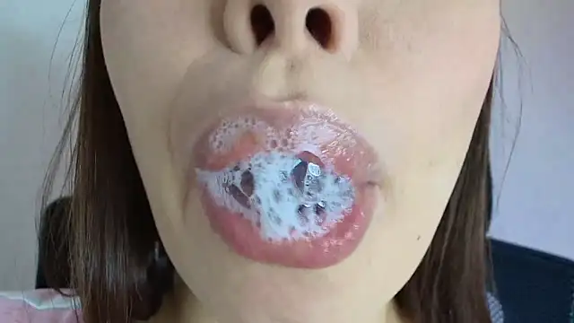 Snapshot of lisbet21x chatting on September 20, 3:57 pm lisbet21x online show from September 20, 3:57 pm