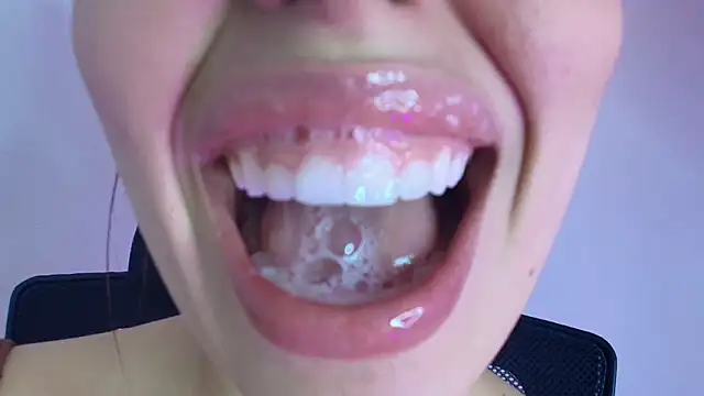 Snapshot of lisbet21x chatting on November 11, 8:42 pm lisbet21x online show from November 11, 8:42 pm