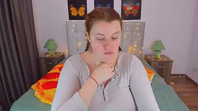 Snapshot of PolinaSalvatore chatting on December 12, 11:18 am PolinaSalvatore online show from December 12, 11:18 am