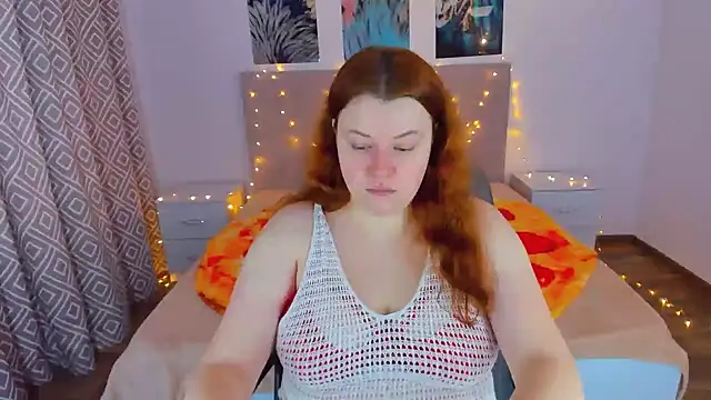 Snapshot of PolinaSalvatore chatting on December 13, 7:47 am PolinaSalvatore online show from December 13, 7:47 am