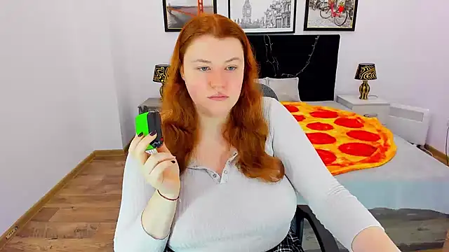 Snapshot of PolinaSalvatore chatting on December 19, 8:34 am PolinaSalvatore online show from December 19, 8:34 am