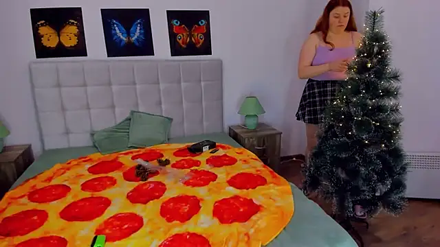 Snapshot of PolinaSalvatore chatting on December 20, 11:10 am PolinaSalvatore online show from December 20, 11:10 am