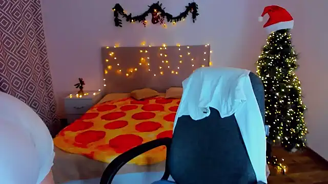 Snapshot of PolinaSalvatore chatting on December 24, 12:22 pm PolinaSalvatore online show from December 24, 12:22 pm