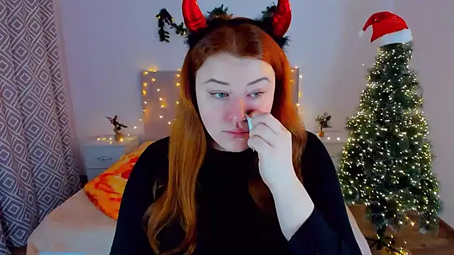 Snapshot of PolinaSalvatore chatting on December 25, 1:20 am PolinaSalvatore online show from December 25, 1:20 am