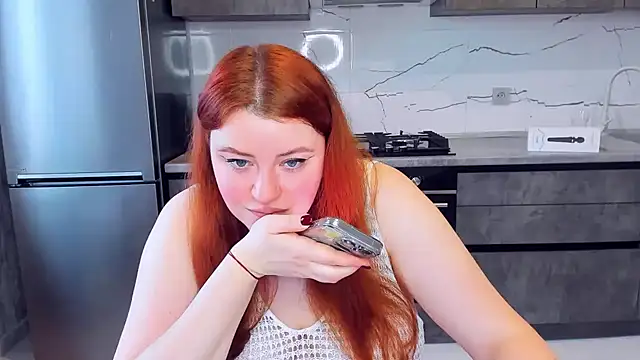 Snapshot of PolinaSalvatore chatting on February 5, 1:22 pm PolinaSalvatore online show from February 5, 1:22 pm