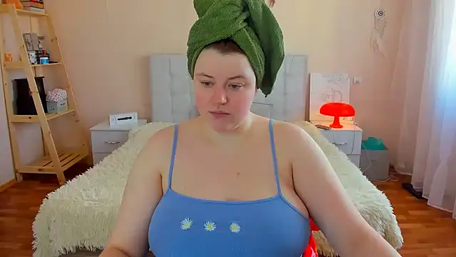 Snapshot of PolinaSalvatore chatting on March 7, 12:45 pm PolinaSalvatore online show from March 7, 12:45 pm