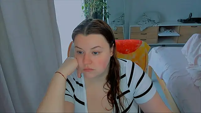 Snapshot of PolinaSalvatore chatting on October 19, 9:10 am PolinaSalvatore online show from October 19, 9:10 am