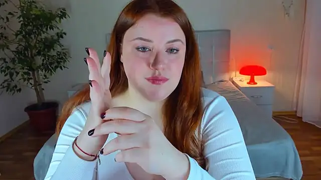 Snapshot of PolinaSalvatore chatting on December 13, 7:53 pm PolinaSalvatore online show from December 13, 7:53 pm