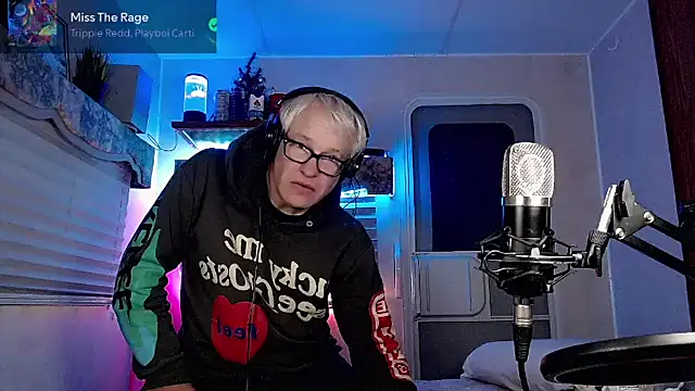 Snarfle82 online show from March 11, 2:29 pm