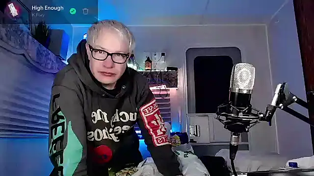 Snarfle82 online show from March 12, 5:46 am