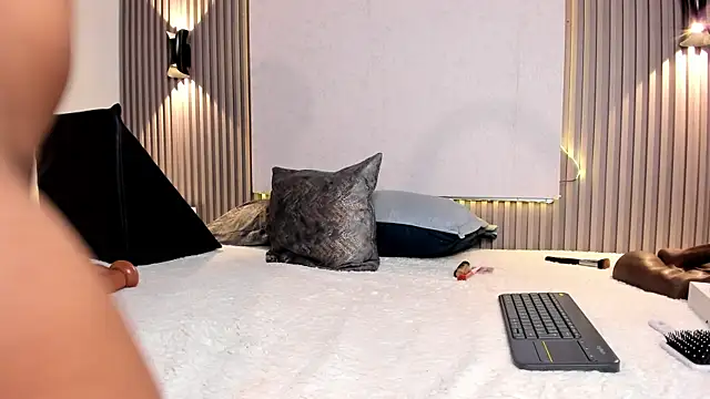 Zafiiraa online show from February 20, 6:24 pm