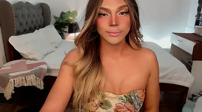 liaa lurrecams online show from January 9, 9:59 am