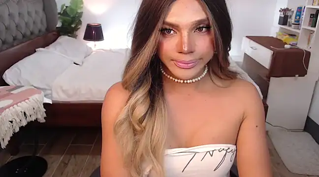 liaa lurrecams online show from March 12, 6:55 pm