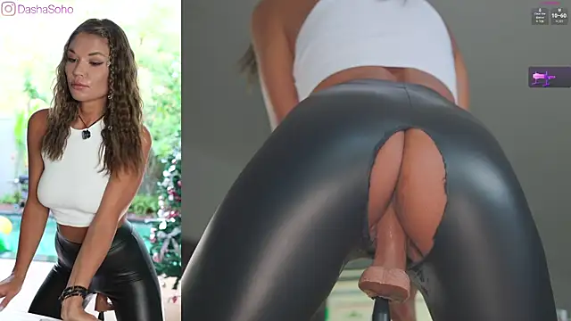 Snapshot of art_porno chatting on December 30, 12:43 am art porno online show from December 30, 12:43 am