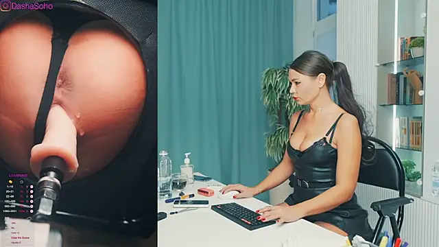 Snapshot of art_porno chatting on October 9, 1:14 am art porno online show from October 9, 1:14 am